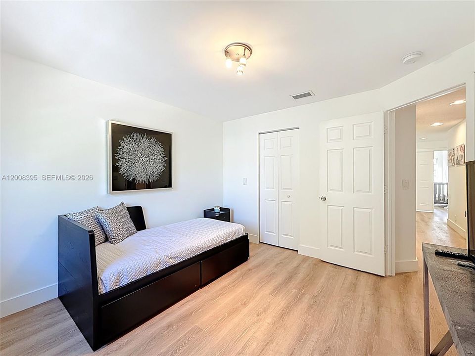Recientemente alquilado: $10,550 (6 camas, 4 baños, 3205 Pies cuadrados)
