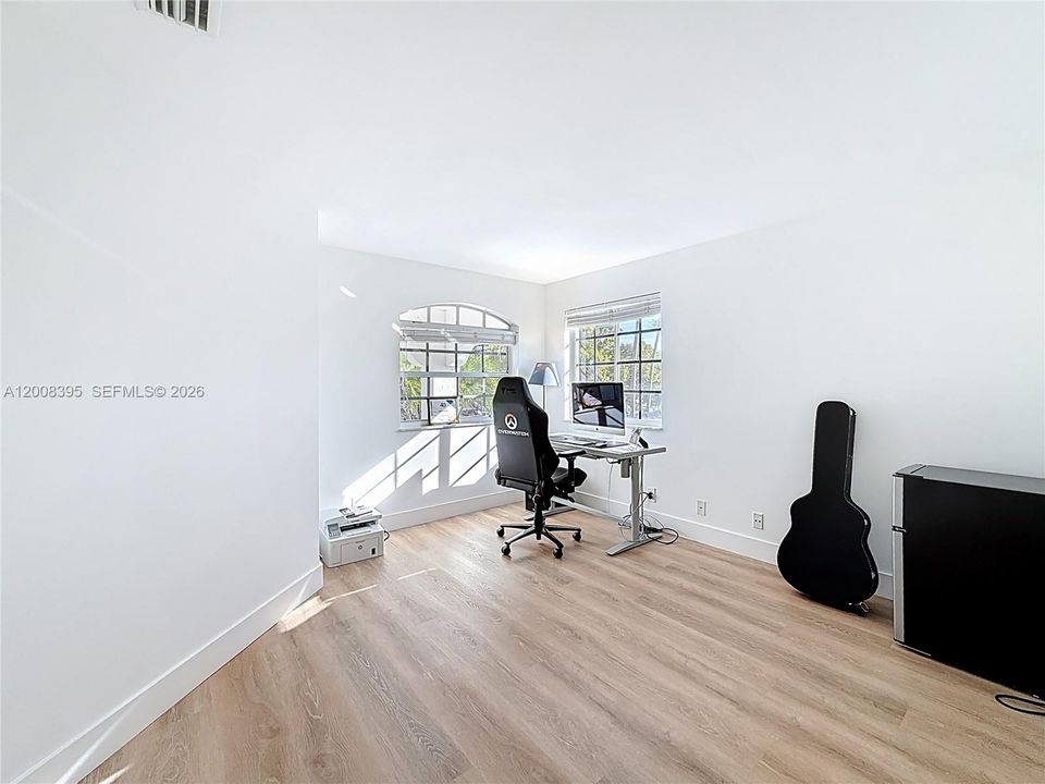 Recientemente alquilado: $10,550 (6 camas, 4 baños, 3205 Pies cuadrados)