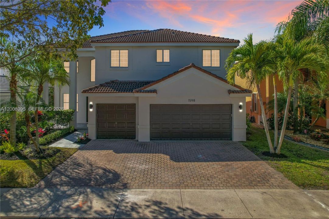Recientemente alquilado: $10,550 (6 camas, 4 baños, 3205 Pies cuadrados)