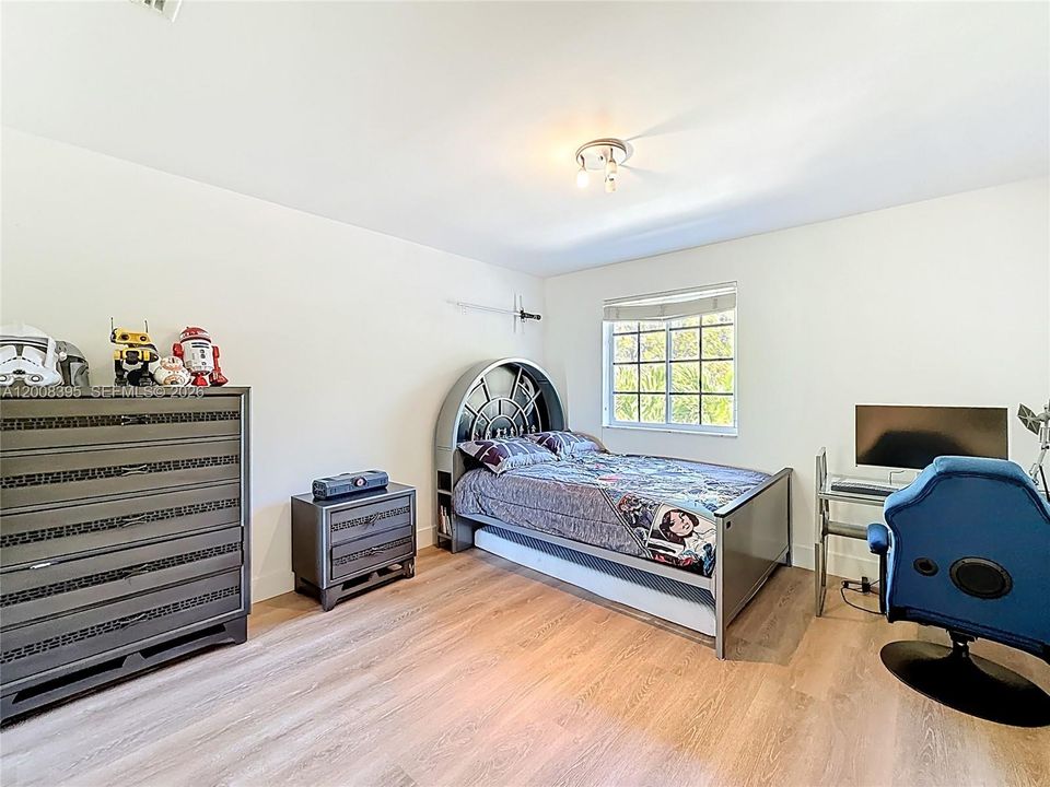 Recientemente alquilado: $10,550 (6 camas, 4 baños, 3205 Pies cuadrados)