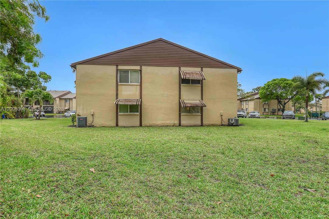 Activo con contrato: $155,000 (2 camas, 1 baños, 935 Pies cuadrados)