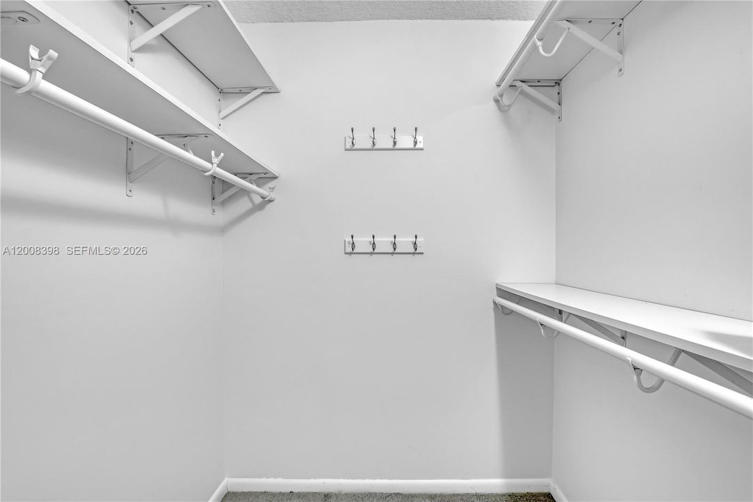 Activo con contrato: $155,000 (2 camas, 1 baños, 935 Pies cuadrados)