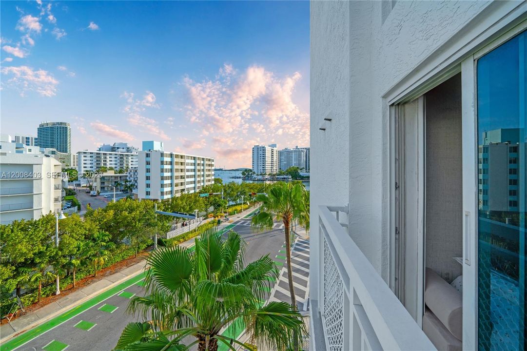 Active With Contract: $13,500 (2 beds, 2 baths, 1480 Square Feet)