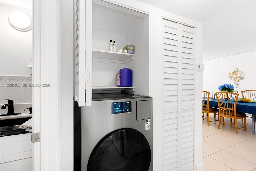 En Venta: $199,900 (2 camas, 2 baños, 995 Pies cuadrados)