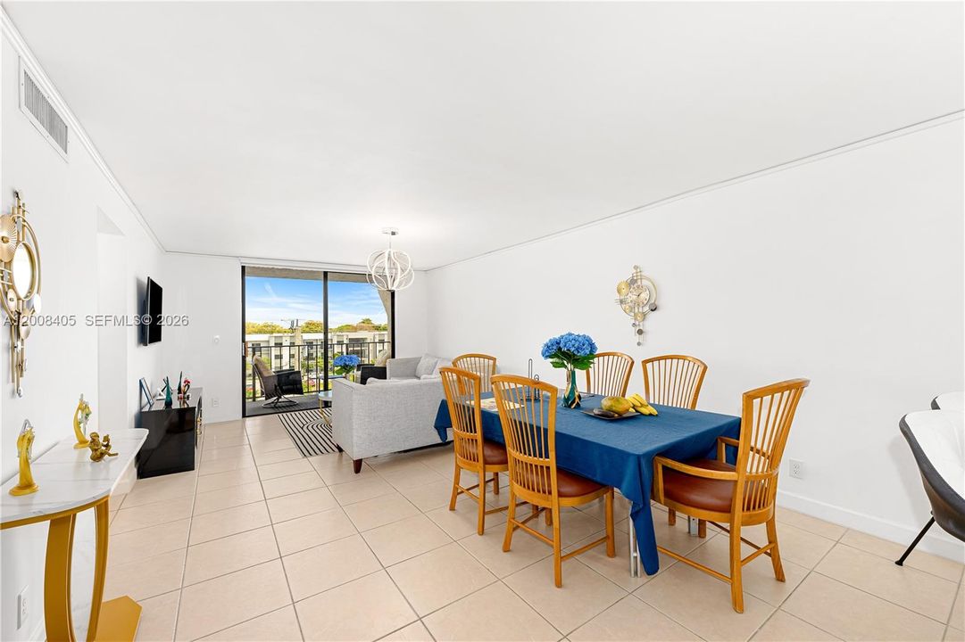 En Venta: $199,900 (2 camas, 2 baños, 995 Pies cuadrados)