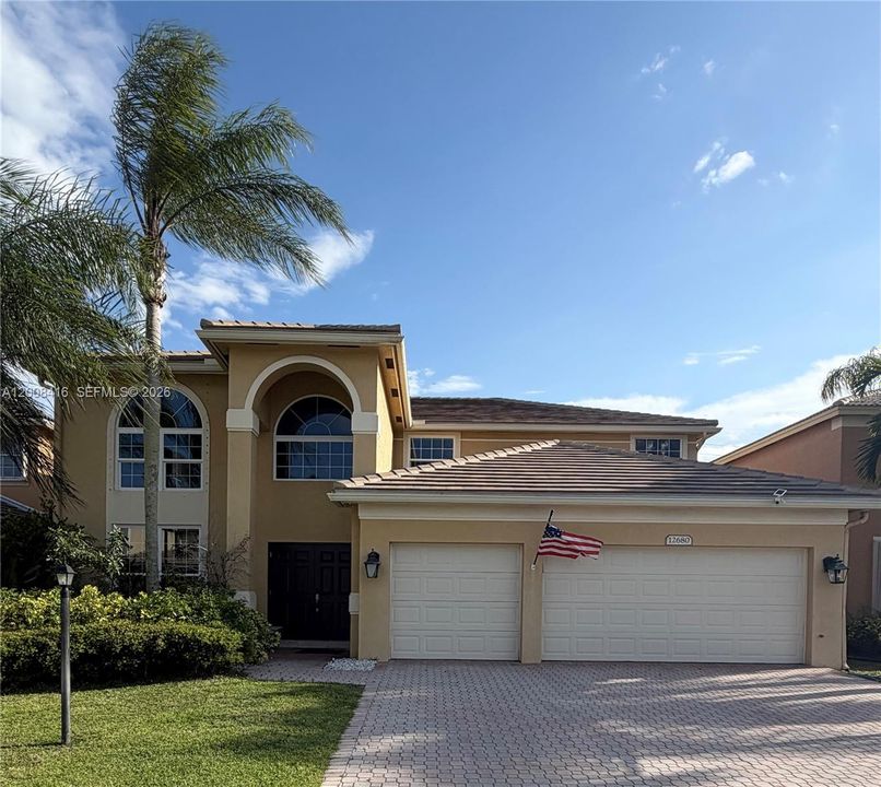En Venta: $948,000 (4 camas, 3 baños, 3252 Pies cuadrados)