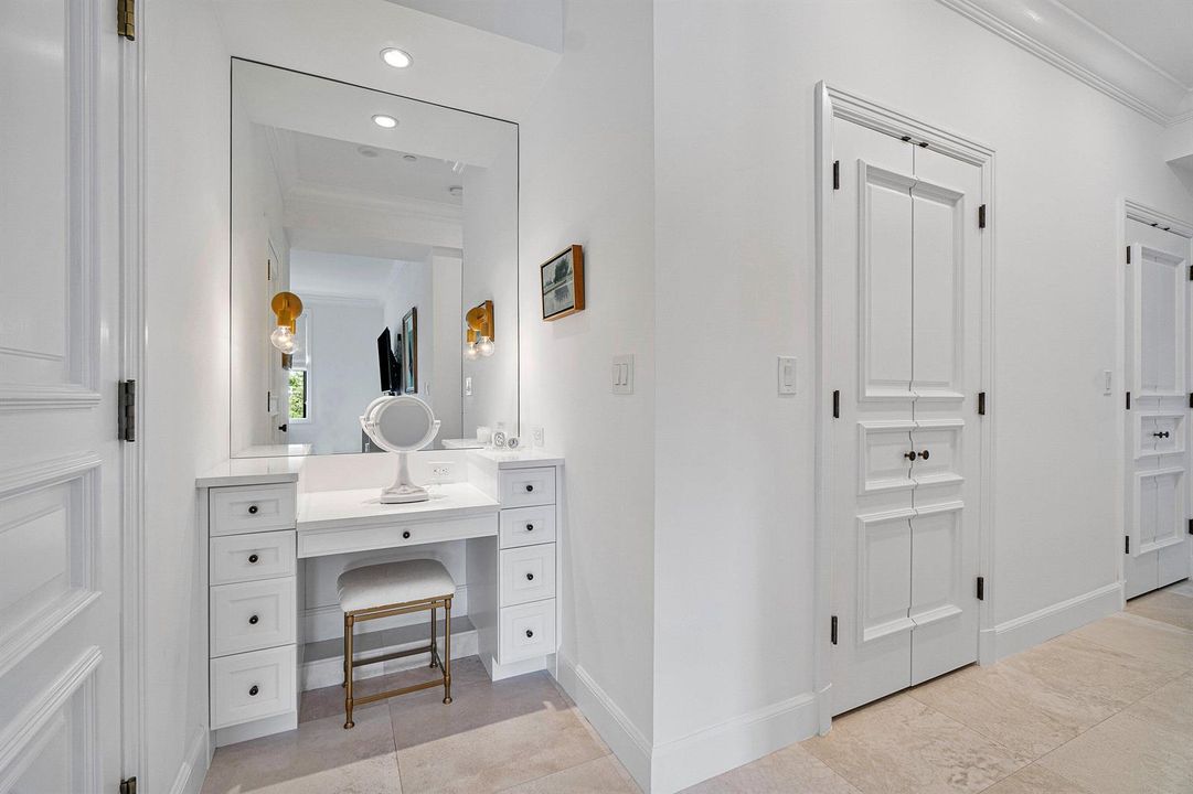 028-150BradleyPlace-203-PalmBeach-FL-334