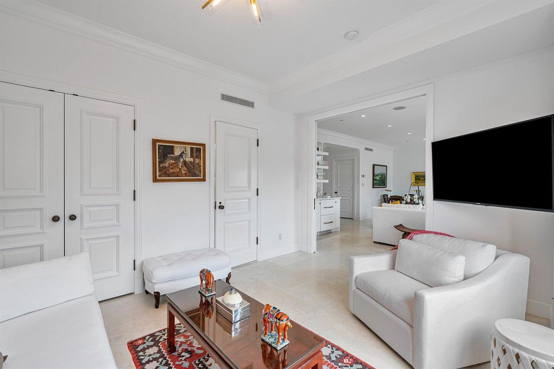 012-150BradleyPlace-203-PalmBeach-FL-334