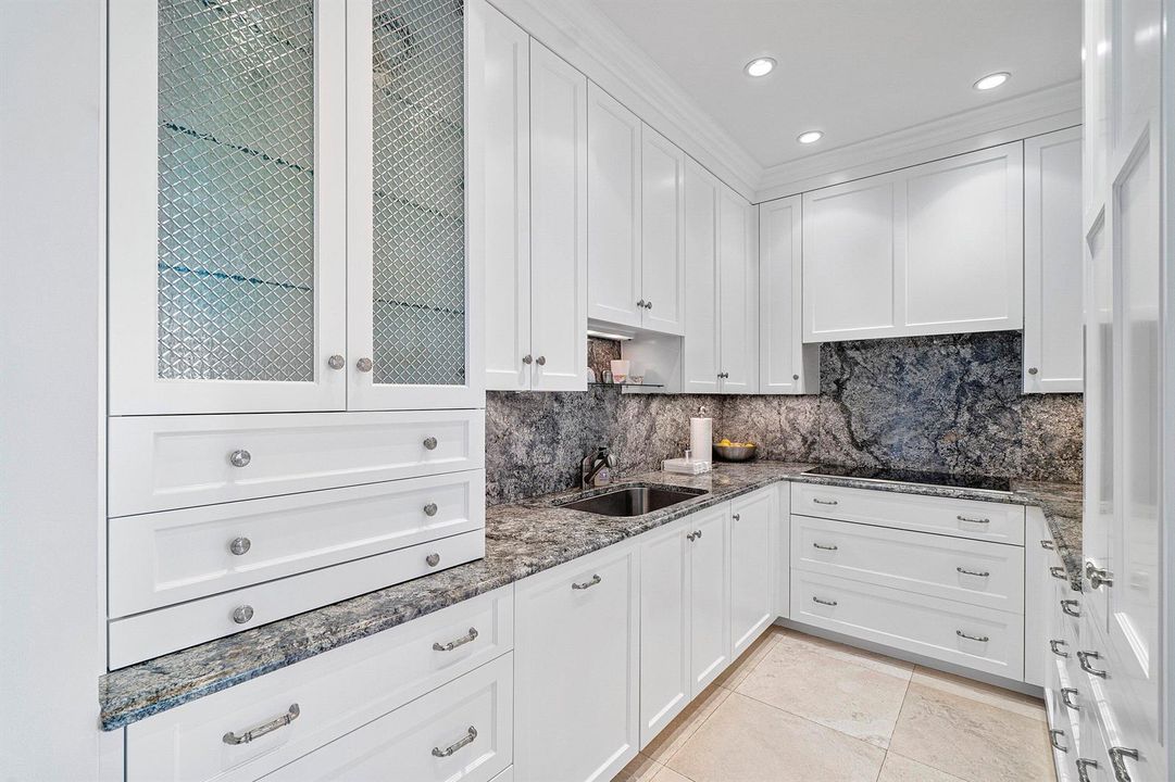 021-150BradleyPlace-203-PalmBeach-FL-334