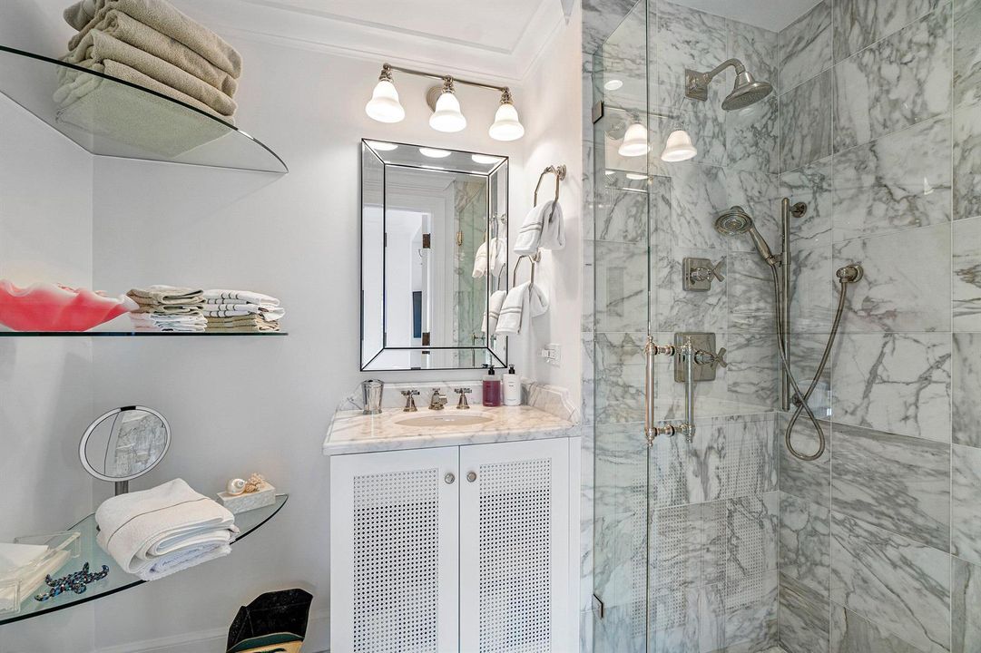 011-150BradleyPlace-203-PalmBeach-FL-334