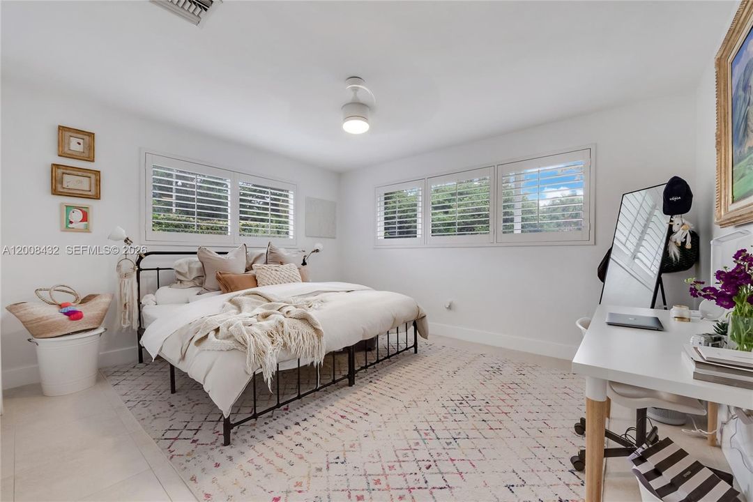 Active With Contract: $8,600 (3 beds, 2 baths, 1764 Square Feet)