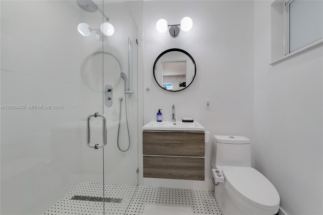 Active With Contract: $8,600 (3 beds, 2 baths, 1764 Square Feet)