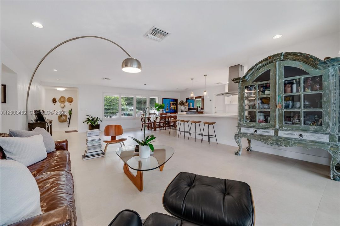 Active With Contract: $8,600 (3 beds, 2 baths, 1764 Square Feet)