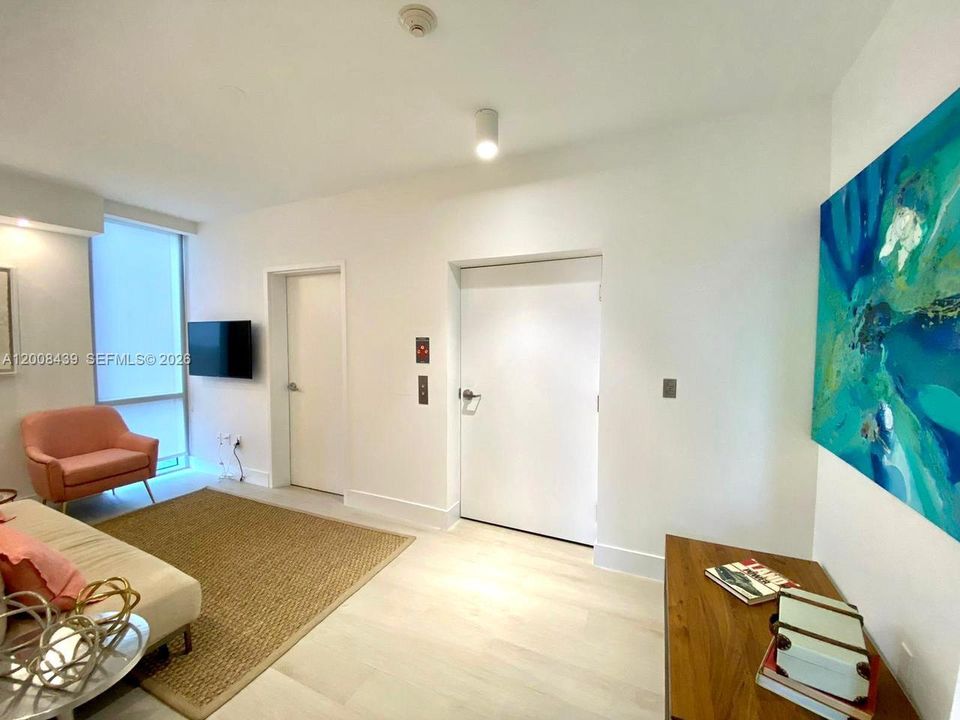 Activo con contrato: $6,300 (3 camas, 3 baños, 1556 Pies cuadrados)