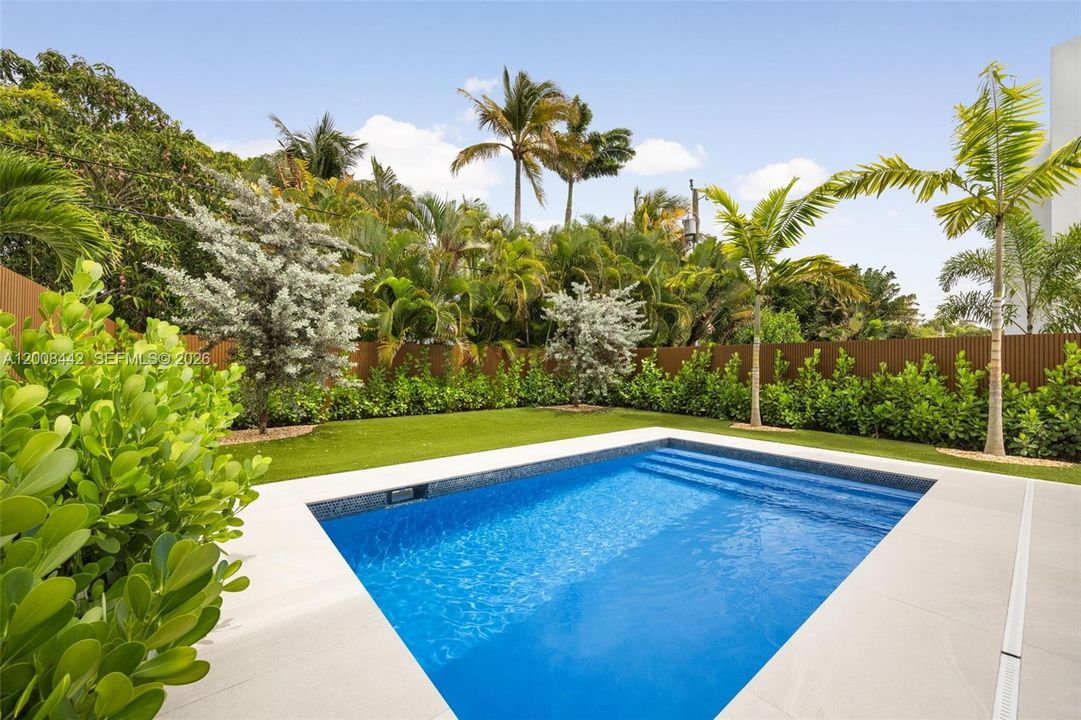 TH A Pool