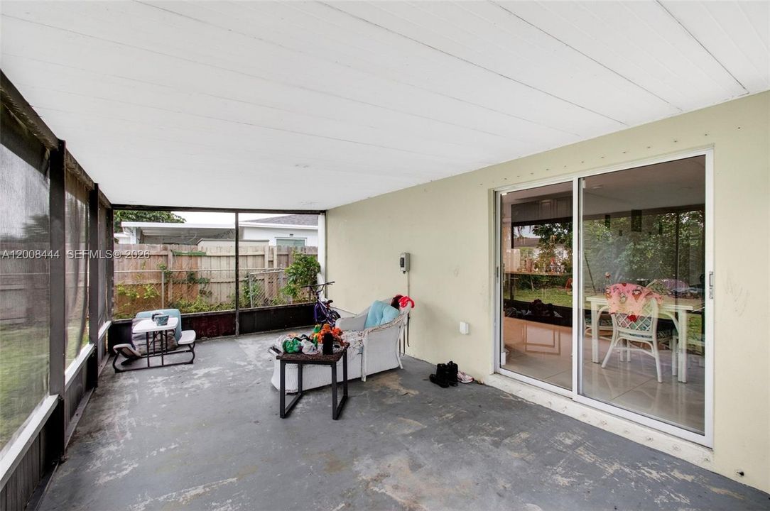 Active With Contract: $4,650 (4 beds, 2 baths, 1369 Square Feet)