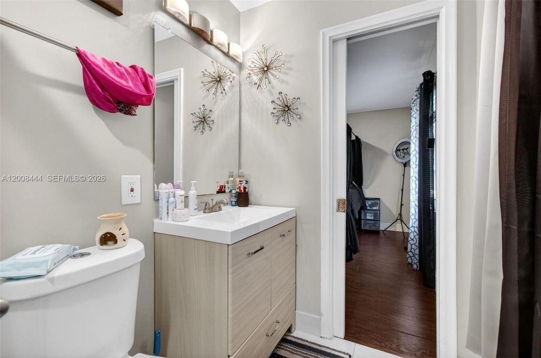 Active With Contract: $4,650 (4 beds, 2 baths, 1369 Square Feet)