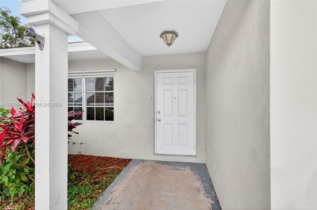 Active With Contract: $4,650 (4 beds, 2 baths, 1369 Square Feet)