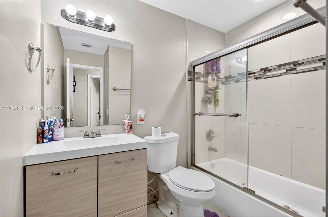 Active With Contract: $4,650 (4 beds, 2 baths, 1369 Square Feet)