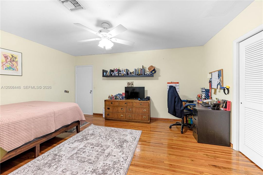 For Sale: $1,370,000 (5 beds, 3 baths, 3087 Square Feet)