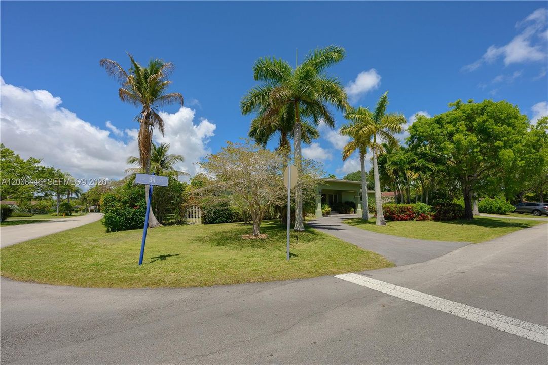 For Sale: $1,370,000 (5 beds, 3 baths, 3087 Square Feet)