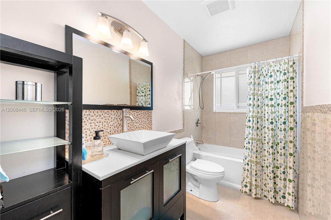 For Sale: $1,370,000 (5 beds, 3 baths, 3087 Square Feet)