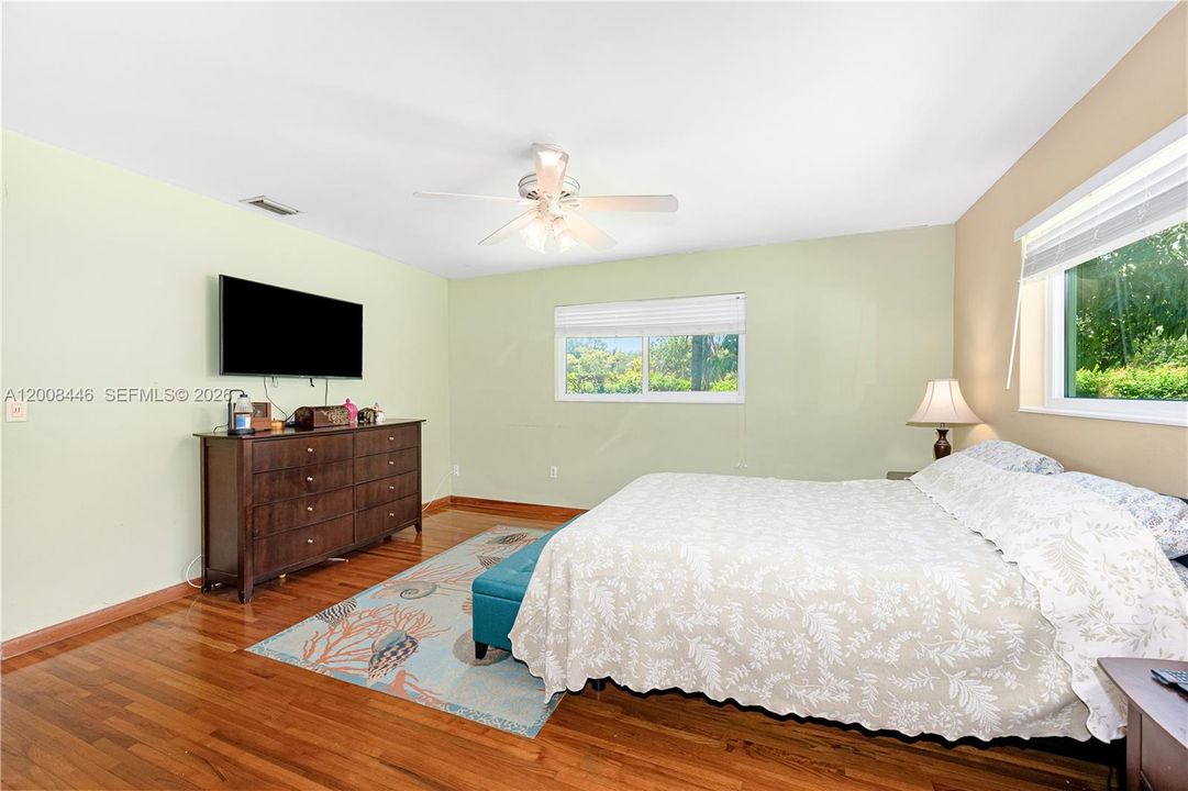 For Sale: $1,370,000 (5 beds, 3 baths, 3087 Square Feet)