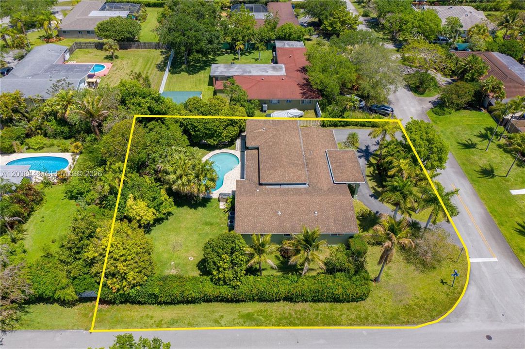 For Sale: $1,370,000 (5 beds, 3 baths, 3087 Square Feet)