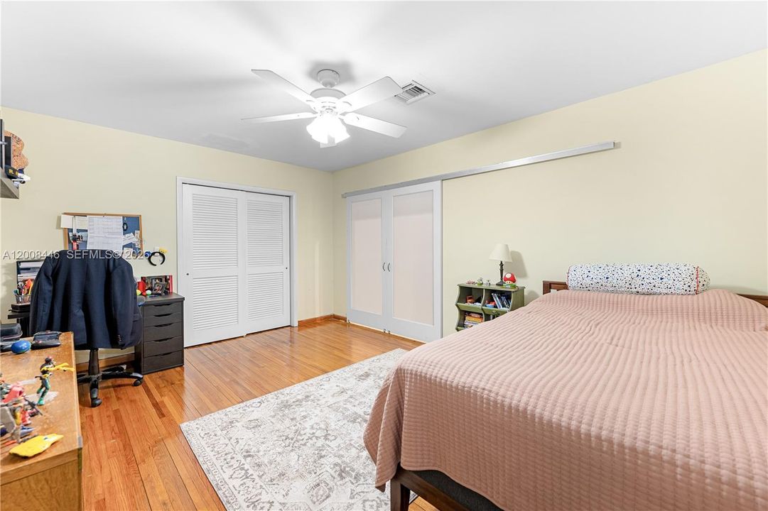 For Sale: $1,370,000 (5 beds, 3 baths, 3087 Square Feet)