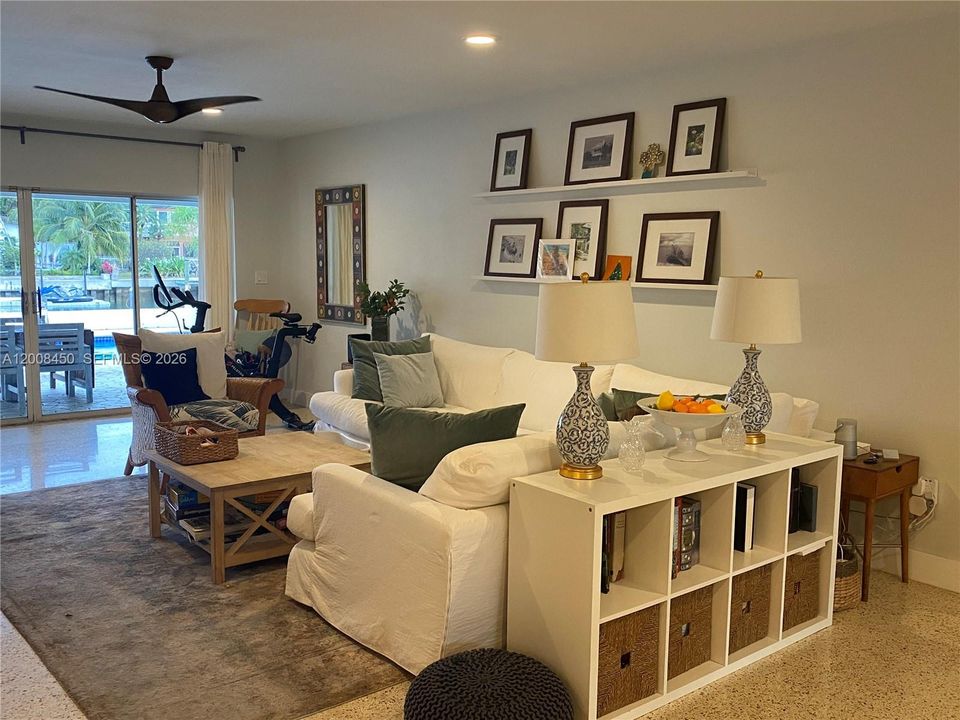 For Sale: $6,250,000 (3 beds, 2 baths, 2104 Square Feet)