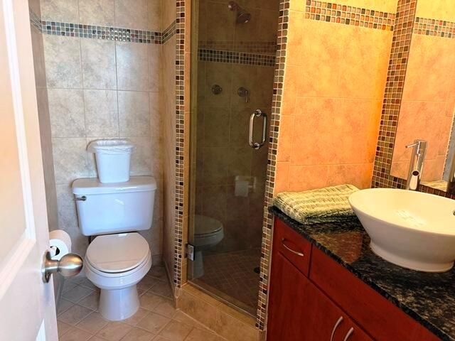 2nd Bathroom