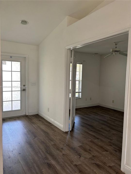 For Rent: $1,950 (3 beds, 2 baths, 1472 Square Feet)