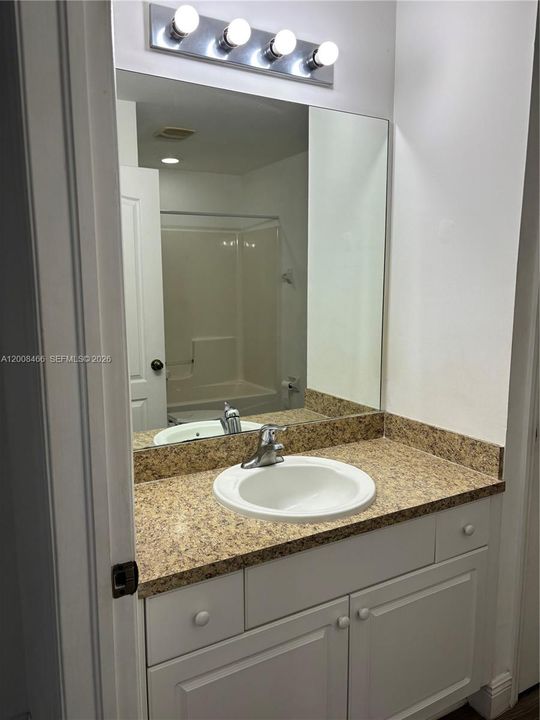 For Rent: $1,950 (3 beds, 2 baths, 1472 Square Feet)