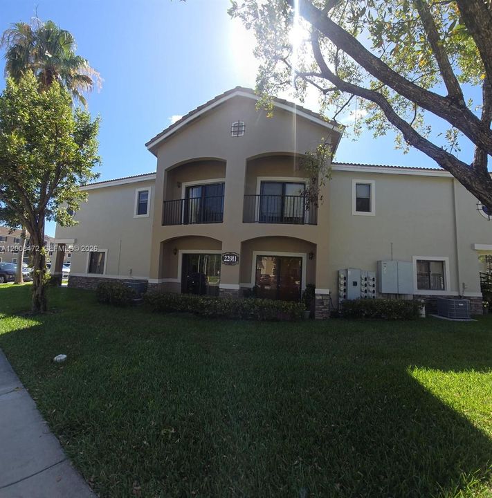 For Sale: $340,000 (3 beds, 2 baths, 1515 Square Feet)