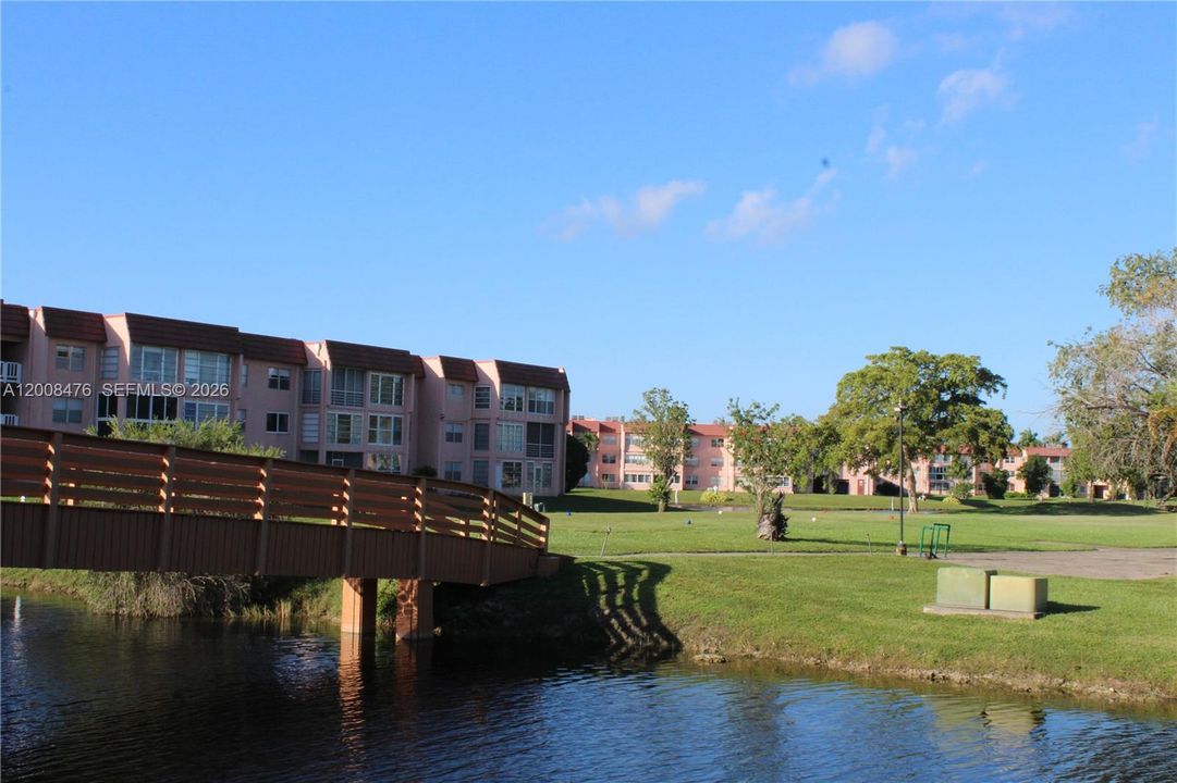 For Sale: $115,000 (2 beds, 2 baths, 850 Square Feet)
