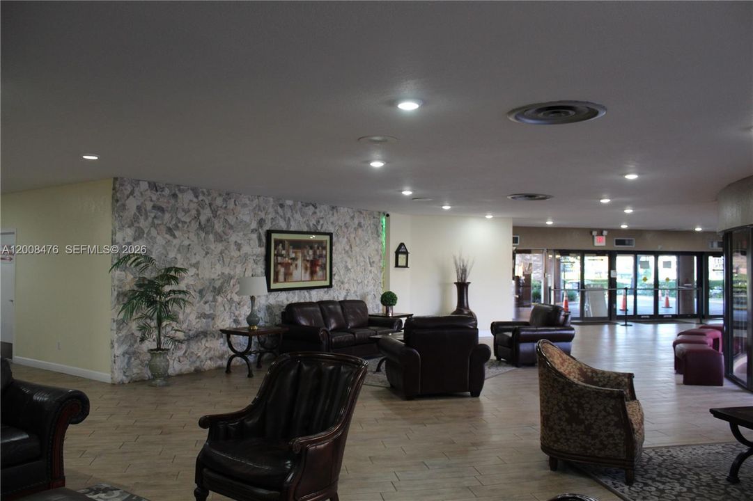 For Sale: $115,000 (2 beds, 2 baths, 850 Square Feet)