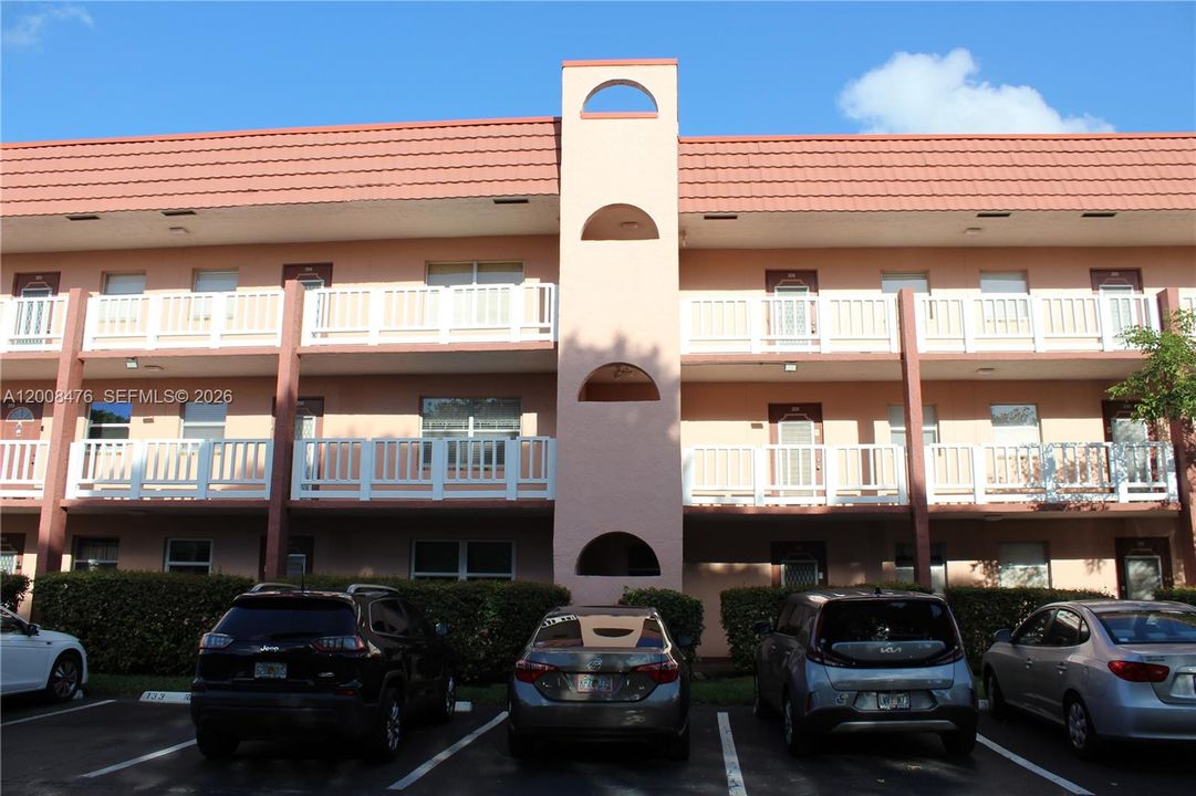For Sale: $115,000 (2 beds, 2 baths, 850 Square Feet)