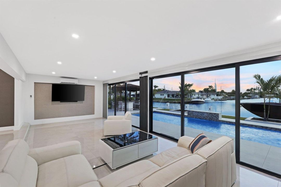 5641 Bayview Drive - 26.jpg-SMALL