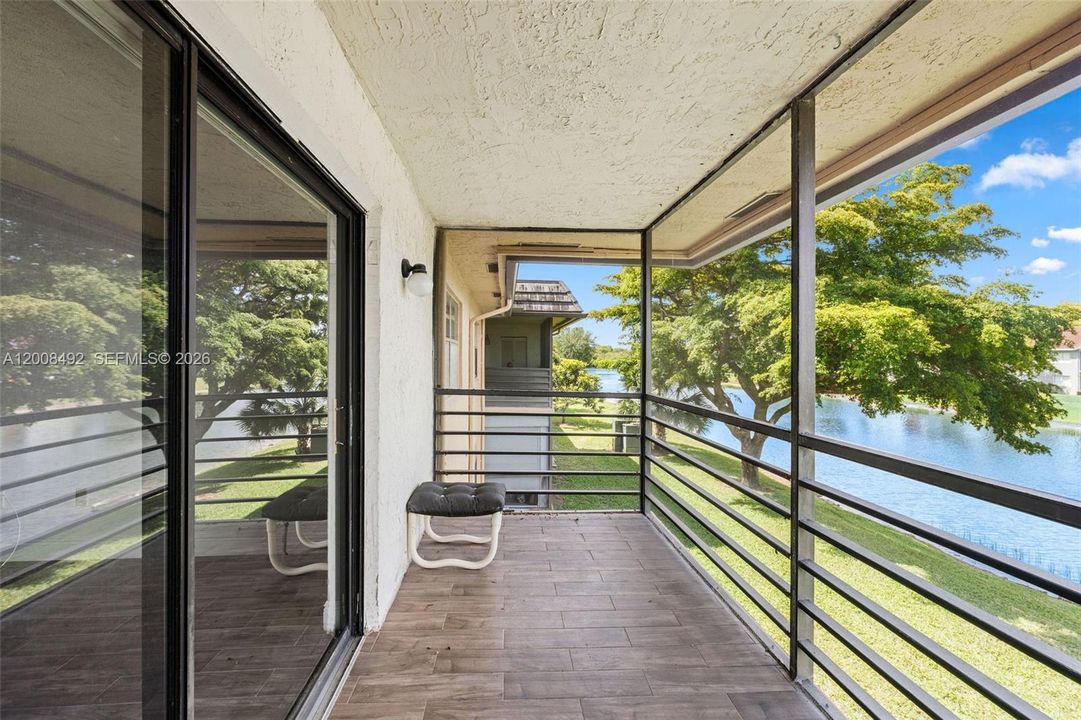 For Sale: $155,000 (2 beds, 2 baths, 1054 Square Feet)
