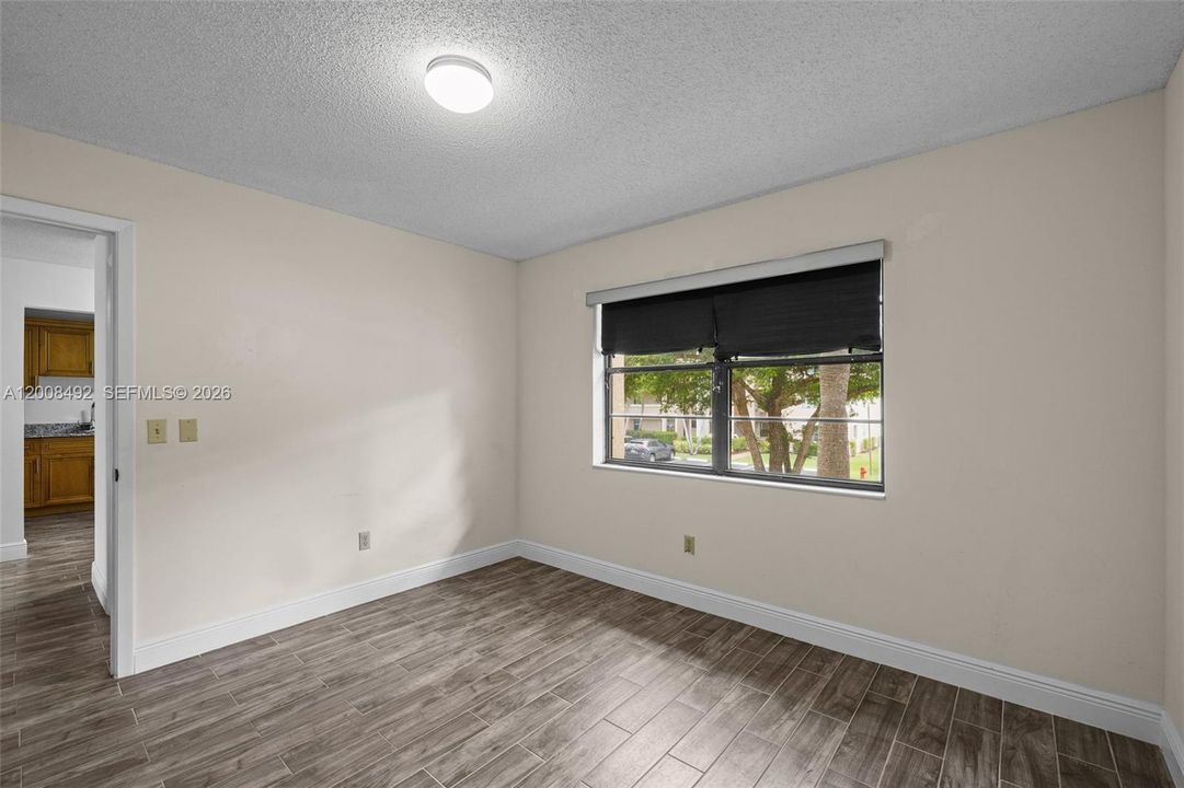 For Sale: $155,000 (2 beds, 2 baths, 1054 Square Feet)
