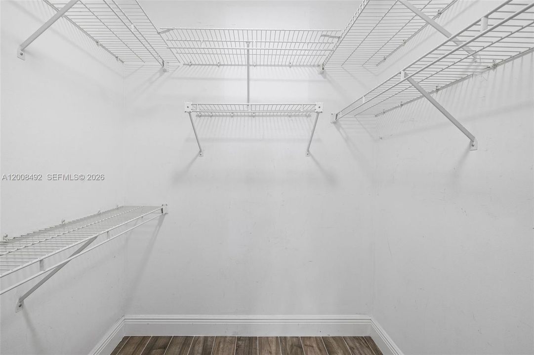 For Sale: $155,000 (2 beds, 2 baths, 1054 Square Feet)