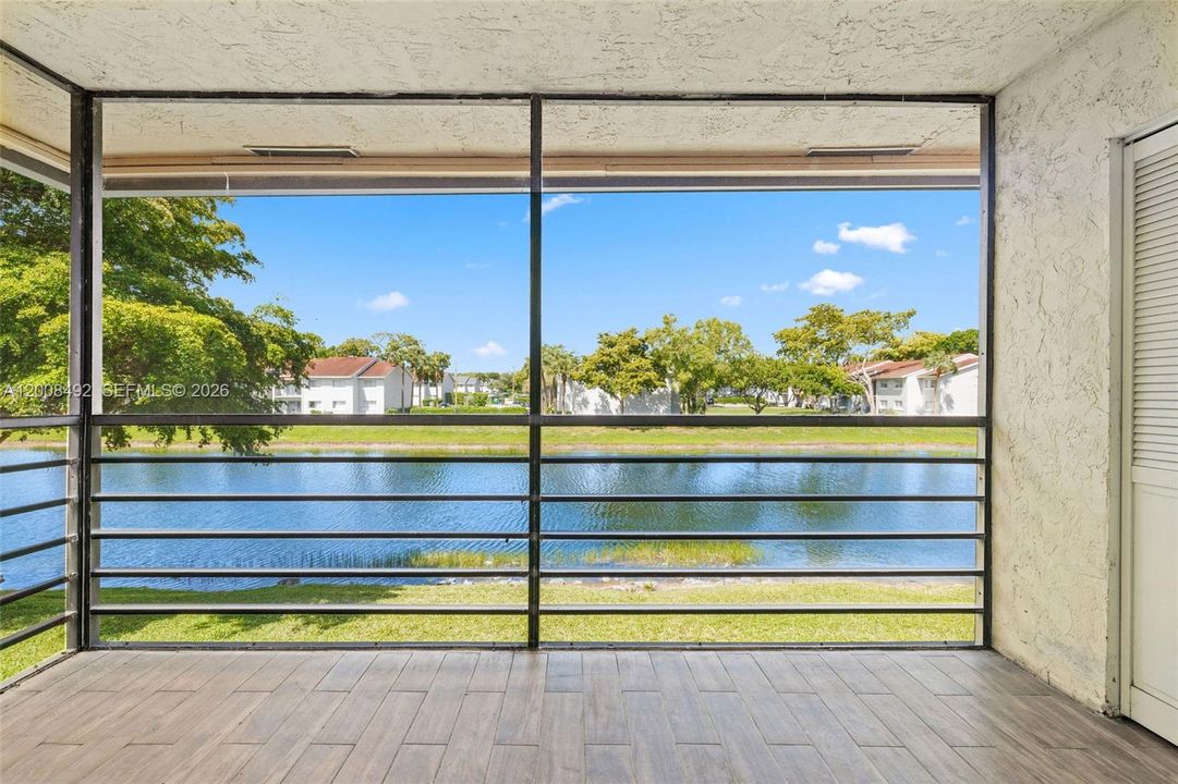For Sale: $155,000 (2 beds, 2 baths, 1054 Square Feet)