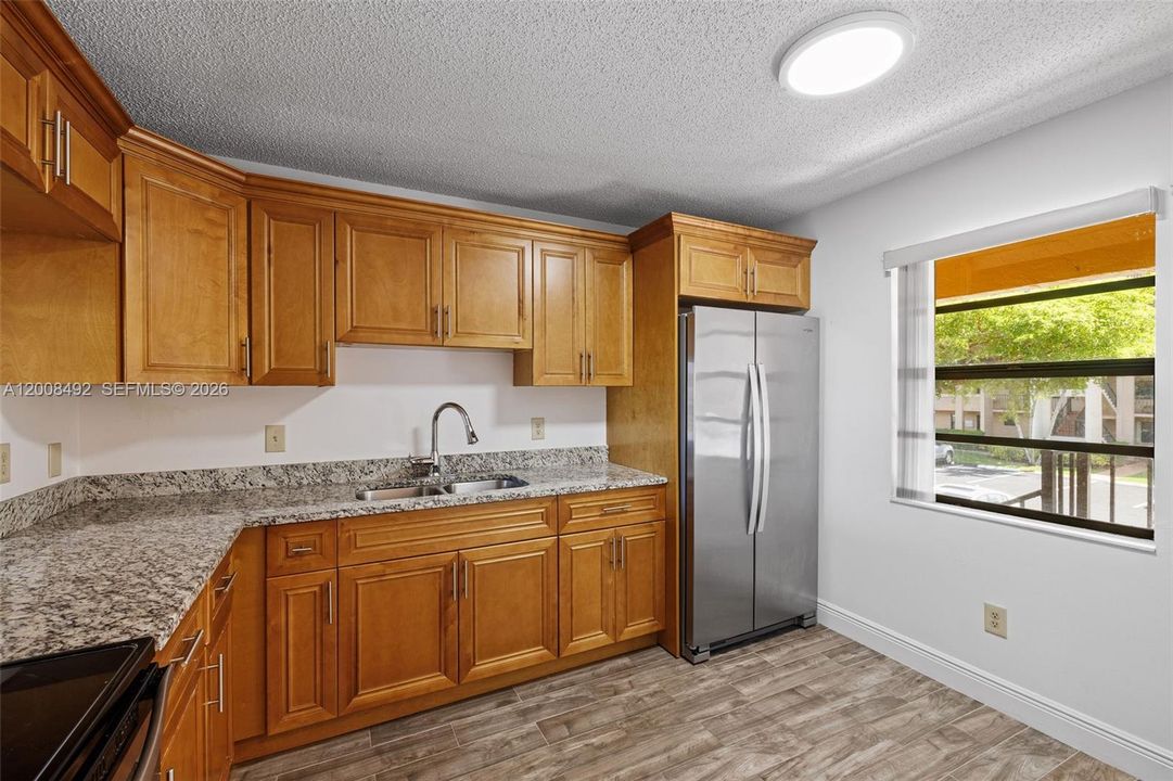 For Sale: $155,000 (2 beds, 2 baths, 1054 Square Feet)