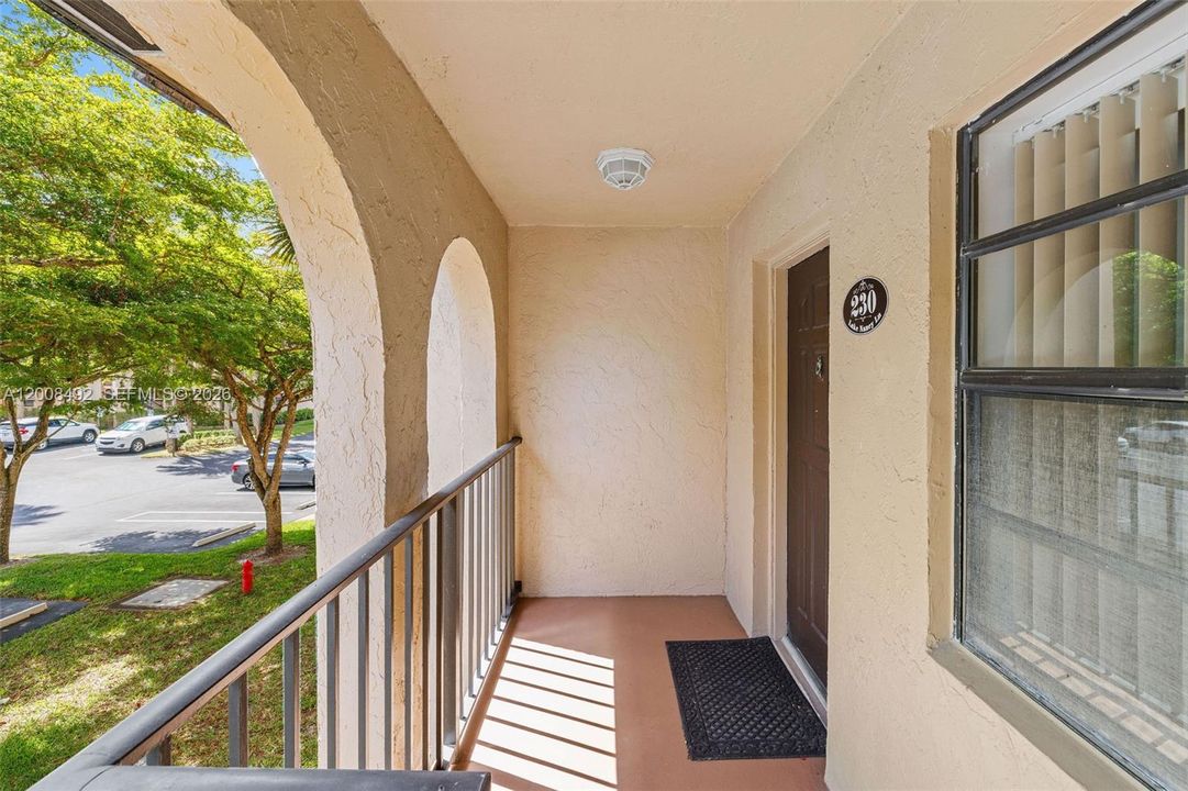 For Sale: $155,000 (2 beds, 2 baths, 1054 Square Feet)
