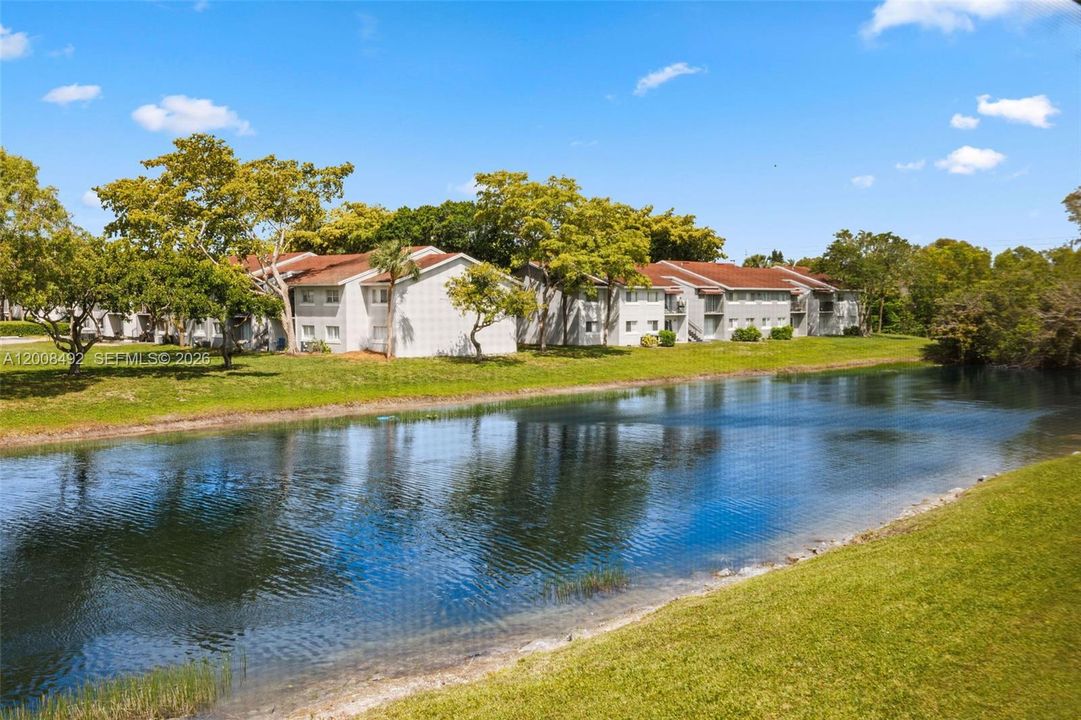 For Sale: $155,000 (2 beds, 2 baths, 1054 Square Feet)