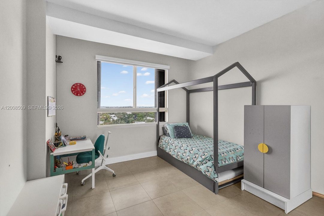 Activo con contrato: $6,500 (2 camas, 2 baños, 1547 Pies cuadrados)