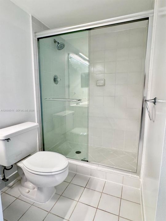 Activo con contrato: $2,000 (1 camas, 2 baños, 1065 Pies cuadrados)