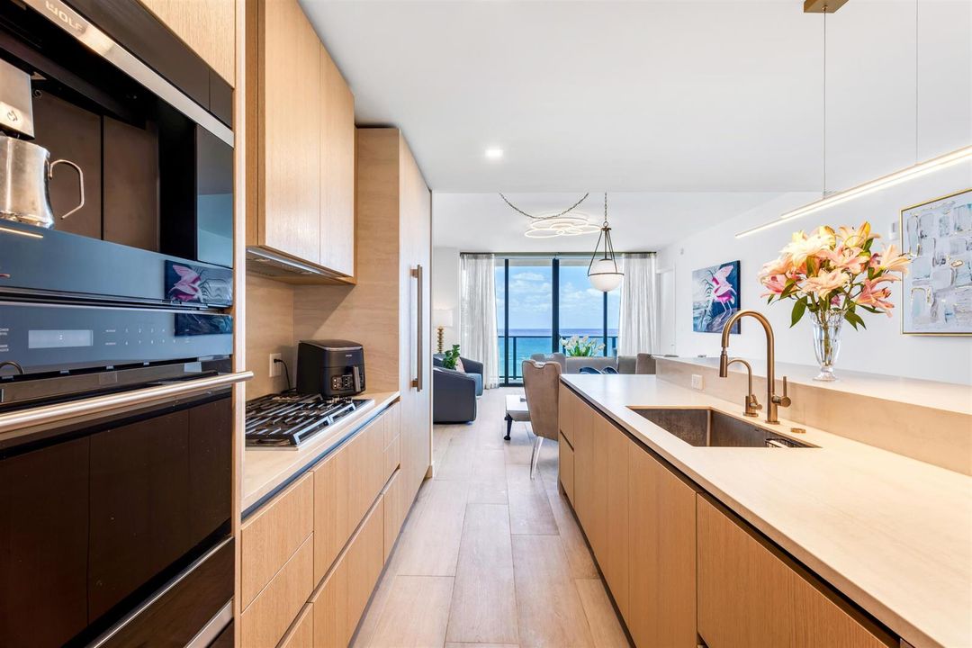 KITCHEN_STRAIGHT_EB