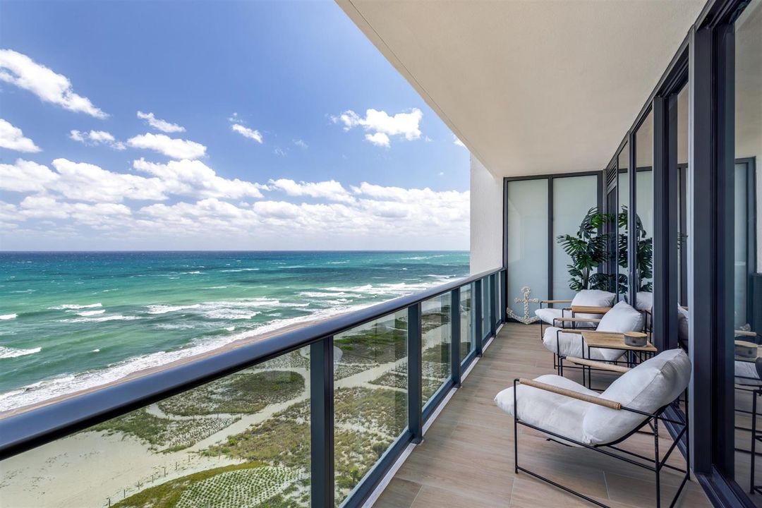 BALCONY_VIEW_5_EB