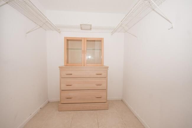 Walk-in Closet
